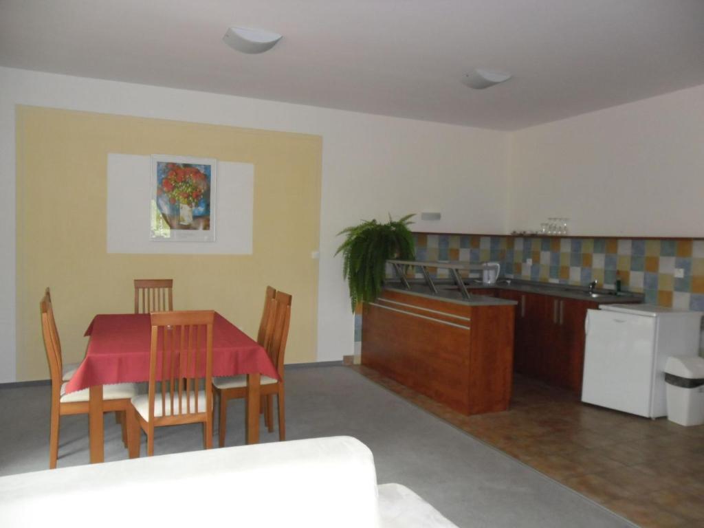 Red Deer Hotel ブレズノ 部屋 写真